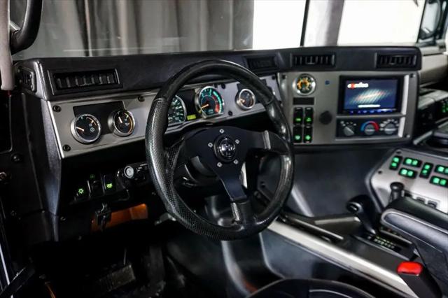 2006 HUMMER H1 Enclosed