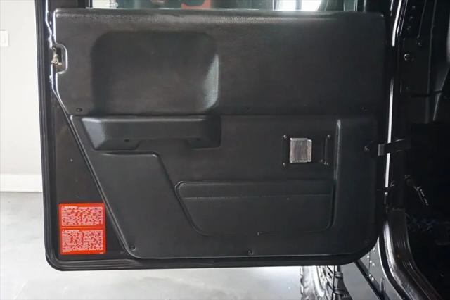2006 HUMMER H1 Enclosed