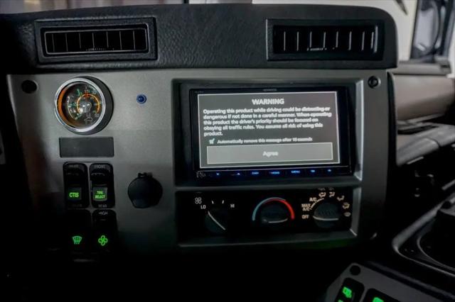 2006 HUMMER H1 Enclosed