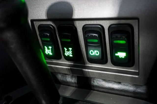 2006 HUMMER H1 Enclosed