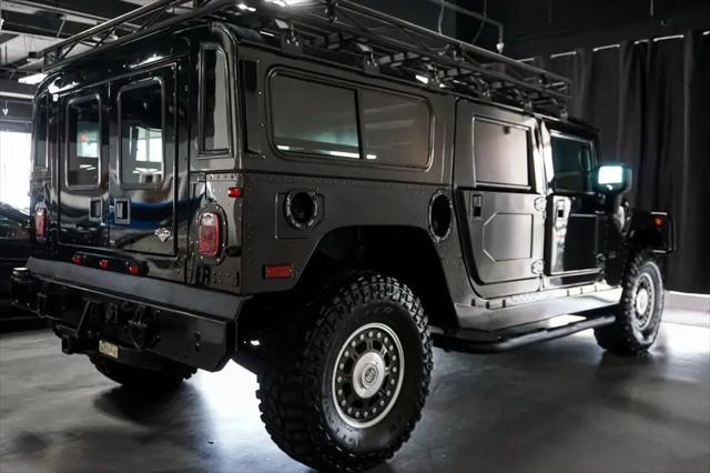 2006 HUMMER H1 Enclosed