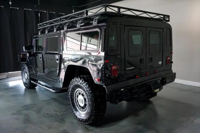 2006 HUMMER H1 Enclosed