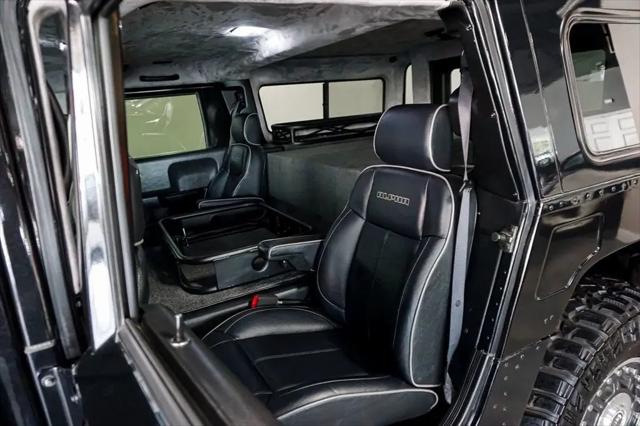 2006 HUMMER H1 Enclosed