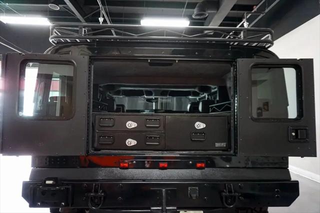2006 HUMMER H1 Enclosed