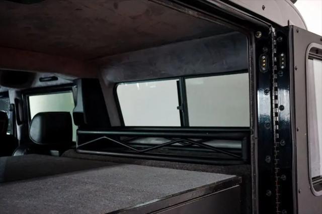 2006 HUMMER H1 Enclosed