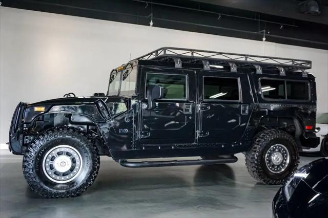2006 HUMMER H1 Enclosed