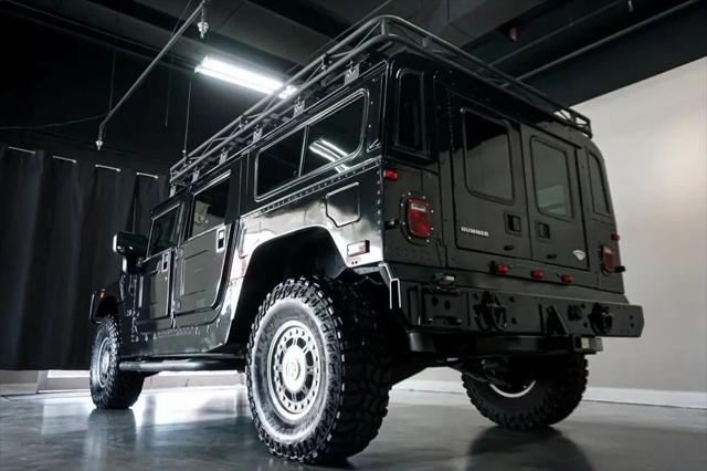 2006 HUMMER H1 Enclosed