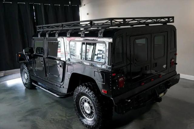 2006 HUMMER H1 Enclosed