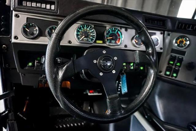 2006 HUMMER H1 Enclosed