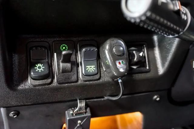 2006 HUMMER H1 Enclosed