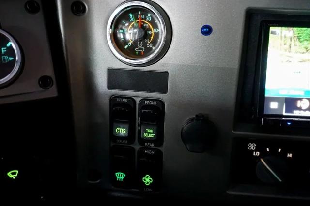2006 HUMMER H1 Enclosed