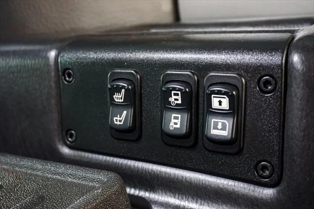 2006 HUMMER H1 Enclosed