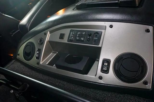 2006 HUMMER H1 Enclosed