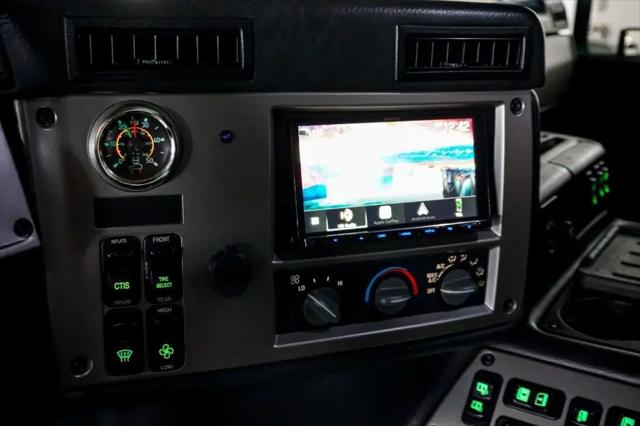 2006 HUMMER H1 Enclosed