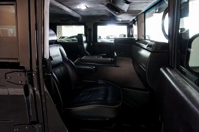 2006 HUMMER H1 Enclosed