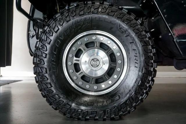 2006 HUMMER H1 Enclosed