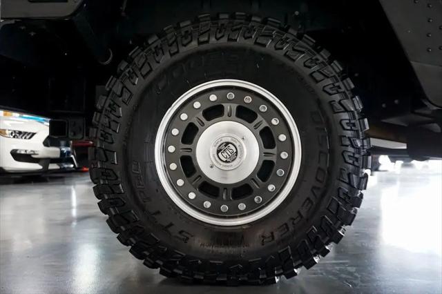 2006 HUMMER H1 Enclosed