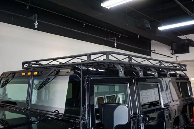 2006 HUMMER H1 Enclosed