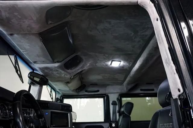 2006 HUMMER H1 Enclosed