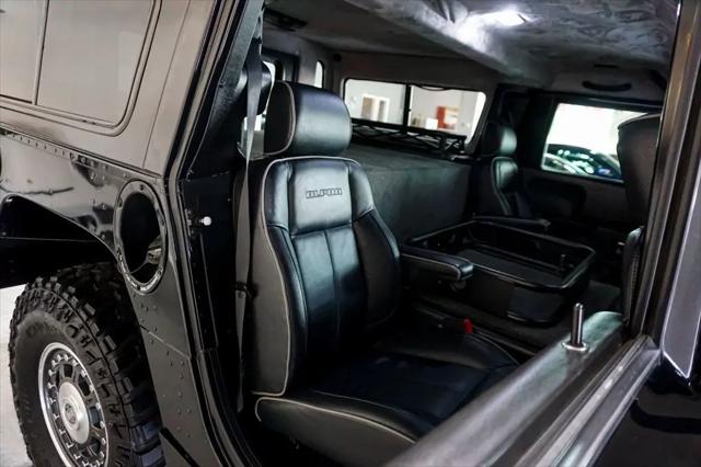 2006 HUMMER H1 Enclosed
