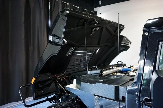2006 HUMMER H1 Enclosed