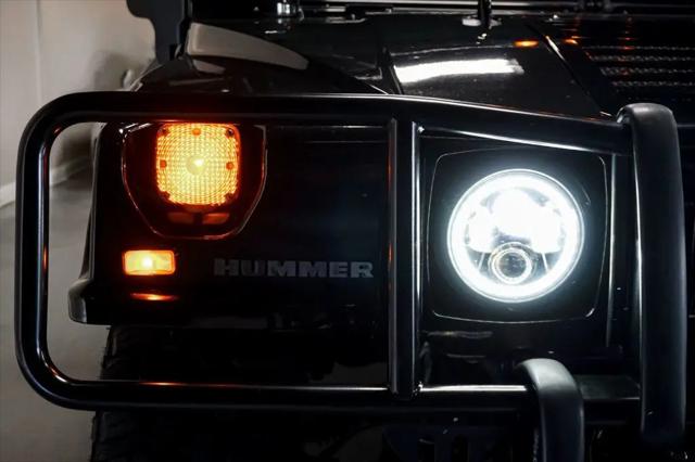 2006 HUMMER H1 Enclosed