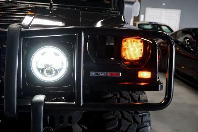 2006 HUMMER H1 Enclosed