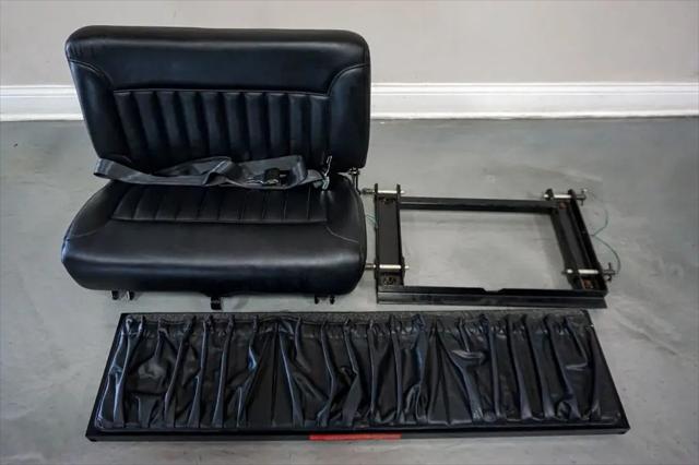 2006 HUMMER H1 Enclosed