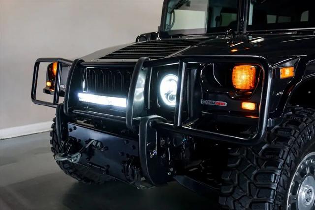 2006 HUMMER H1 Enclosed
