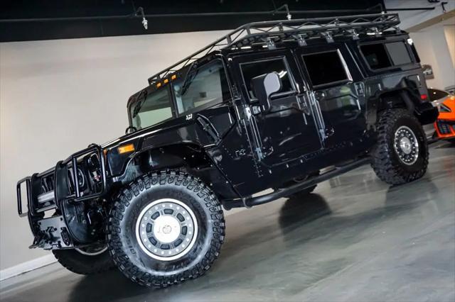 2006 HUMMER H1 Enclosed