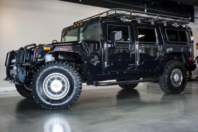 2006 HUMMER H1 Enclosed