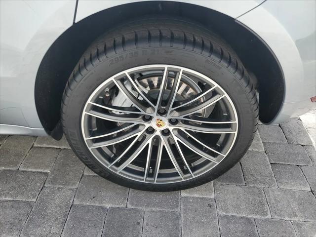 2020 Porsche Macan Turbo