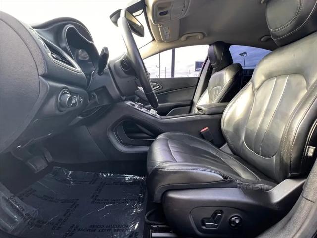 2017 Chrysler 200 Limited Platinum