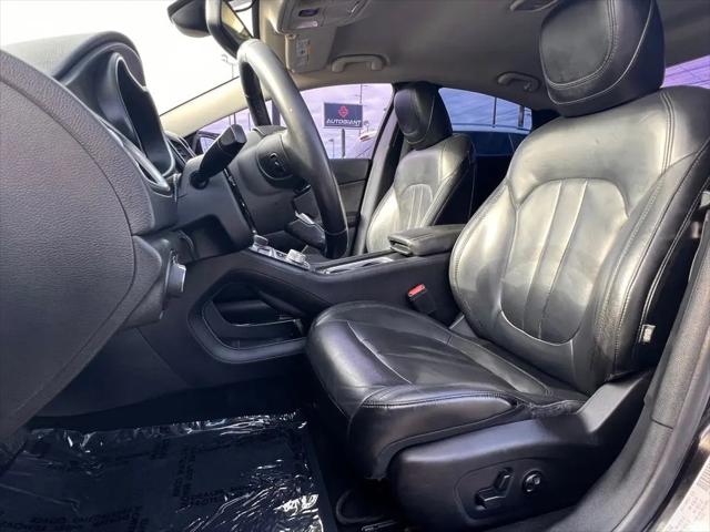 2017 Chrysler 200 Limited Platinum