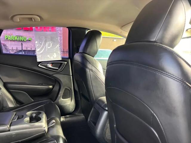 2017 Chrysler 200 Limited Platinum