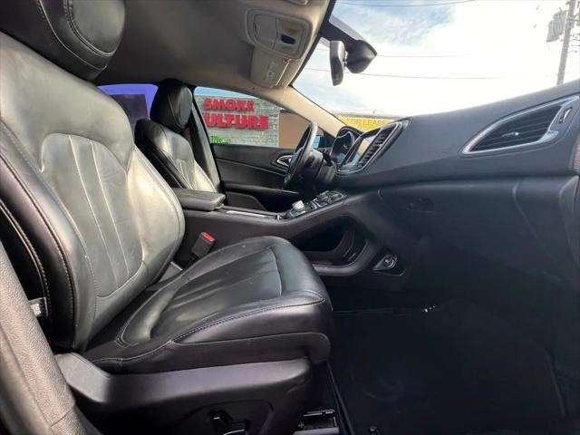 2017 Chrysler 200 Limited Platinum