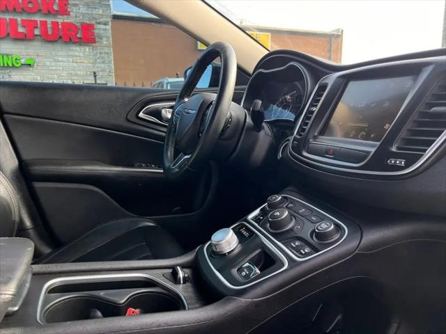 2017 Chrysler 200 Limited Platinum