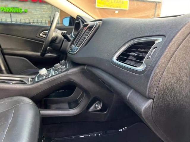 2017 Chrysler 200 Limited Platinum