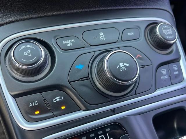 2017 Chrysler 200 Limited Platinum