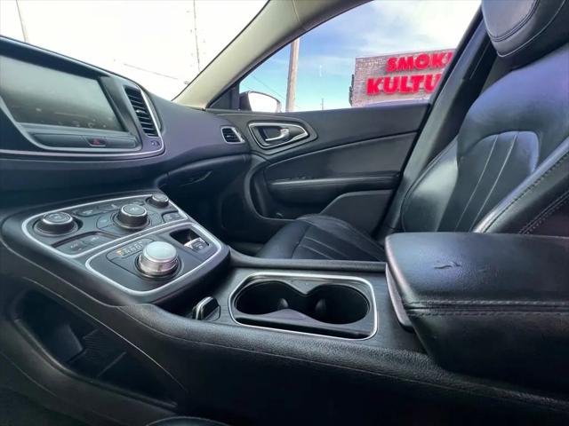 2017 Chrysler 200 Limited Platinum