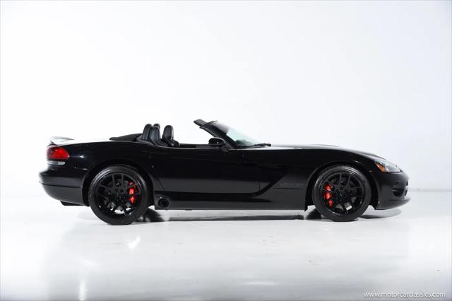 2004 Dodge Viper SRT10
