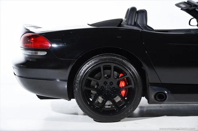 2004 Dodge Viper SRT10