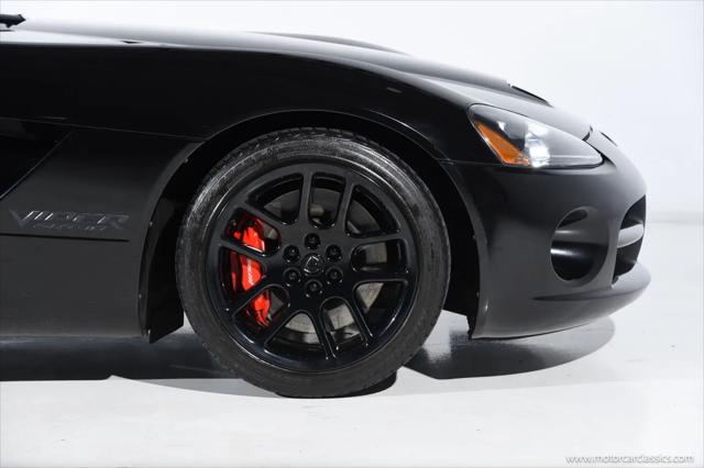 2004 Dodge Viper SRT10
