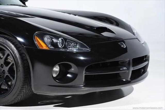 2004 Dodge Viper SRT10