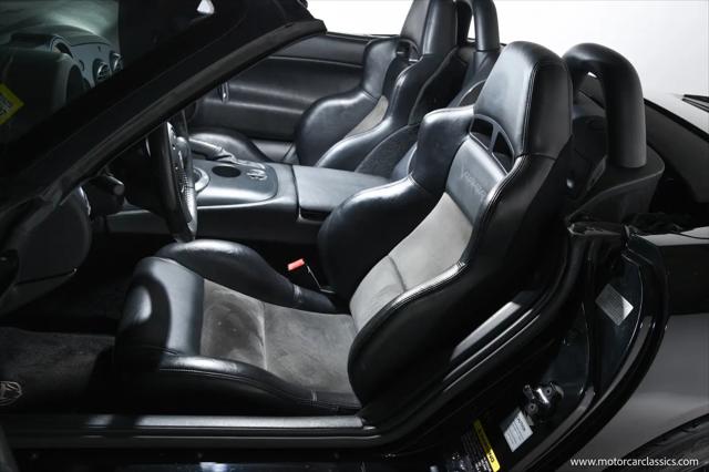 2004 Dodge Viper SRT10