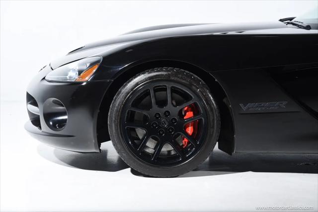 2004 Dodge Viper SRT10