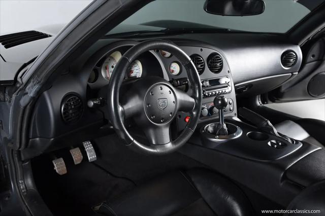 2004 Dodge Viper SRT10