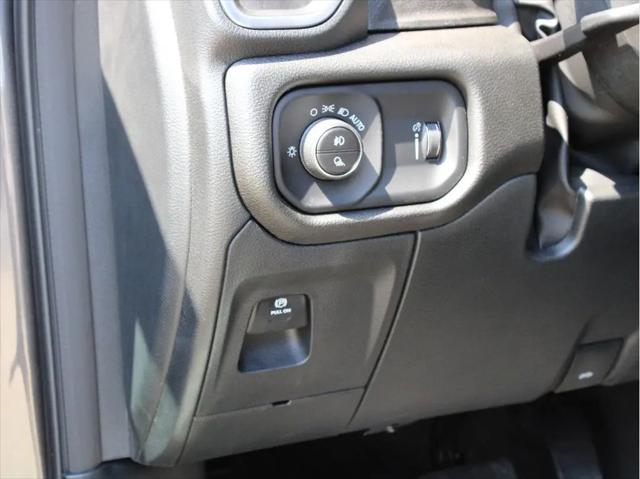 2026 Ram 1500 Express Crew Cab 4x4 5'7" Box