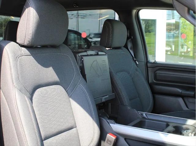 2026 Ram 1500 Express Crew Cab 4x4 5'7" Box