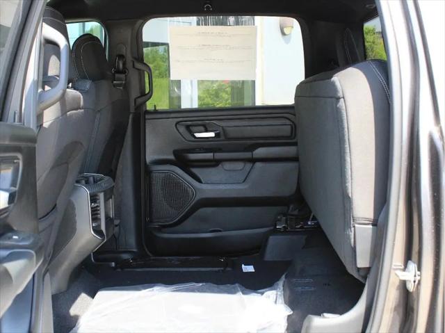 2026 Ram 1500 Express Crew Cab 4x4 5'7" Box